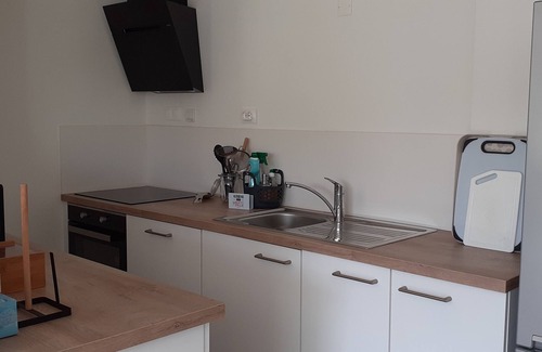 Plomodiern Apartment | GROUND FLOOR APARTMENT LARGE TERRACE SHELTERED FROM THE WIND, WALKING DISTANCE TO THE BEACH