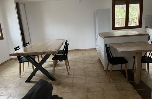 Larmy Apartment | Ground floor apartment in a country villa - independent access