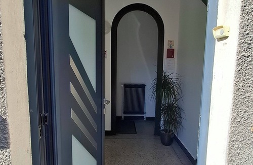 Beaugency Apartment | Ground floor apartment with courtyard. A town house with two apartments.