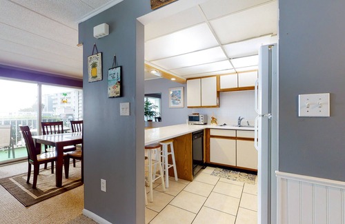 Midtown Ocean City Condo | Ground-Floor, Bayside Condo with Patio, WiFi, Central AC, W/D & Shared Pool