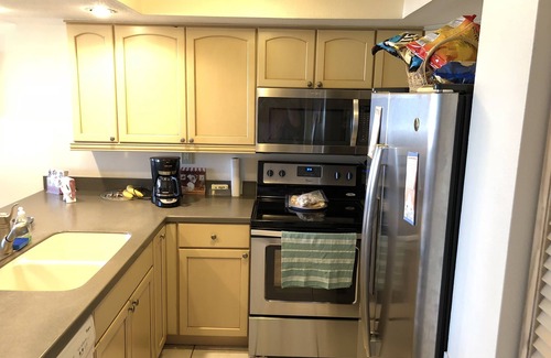 Redington Shores Condo | Ground Floor Beachfront - Steps to the Beach and Pool! Jan/Feb Availability 2026