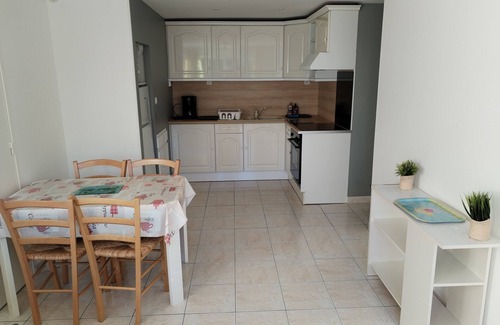Orange Apartment | Ground floor garden apartment + POOL