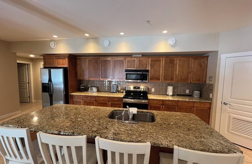Sicamous Condo | Ground Floor Grandview Shores Condo Mara Lake Waterfront w/Boat Slip