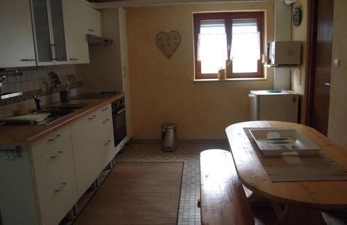 Kutzenhausen Cottage | Ground floor in a large garden