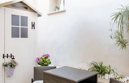 Pisa City Centre House | Ground Floor in Luxury Tower House in the earth of Pisa