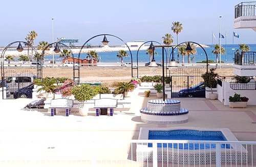 Torrevieja Apartment | Ground floor in urbanization + pool + A /C + 100m beach + WI-FI + International TV + sea views