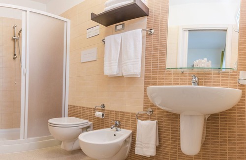 Torre Santa Sabina Bed & Breakfast | Ground Floor Double Room in "Donnosanto Residence"