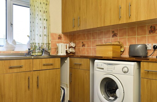 Aysgarth Cottage | Ground Floor: nLiving room: TV, DAB Radio, CD Player, Open FirenDining room.