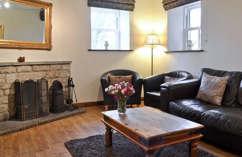 Leyburn Cottage | Ground Floor: nLiving room: TV, Sky, Open FirenDining room.