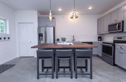 Northrup Condo | Ground Floor. No Stairs, 2bd/2ba, Fully Furnished