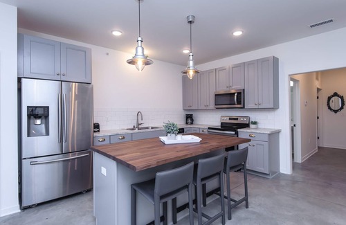 Northrup Condo | Ground Floor. No Stairs, 2bd/2ba, Fully Furnished