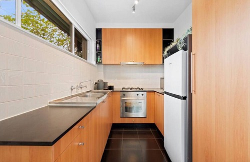 South Yarra Apartment | Ground floor one bedroom apartment in South Yarra