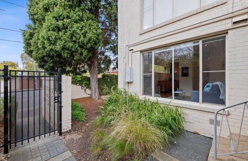 South Yarra Apartment | Ground floor one bedroom apartment in South Yarra
