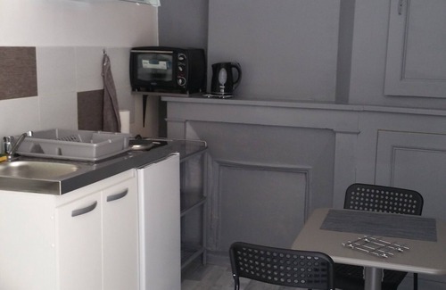 Meung-sur-Loire Apartment | Ground floor studio on the route des châteaux - Meung