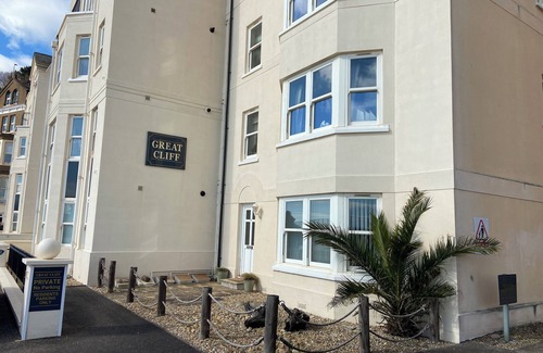 Dawlish Apartment | Ground Floor Sea Front Apartment