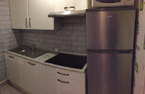 Neris-les-Bains Apartment | ground-floor studio opposite the spa