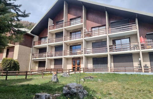 Saint-Michel-de-Chaillol Apartment | Ground Floor Apartment for 6 - Balcony - Pets Welcome - Saint-Michel-de-Chaillol