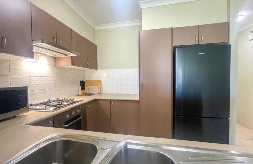 Thornlie Apartment | Ground Garden-Two King Beds&One Queen Bed