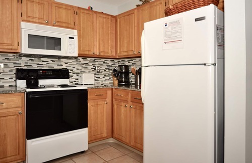 Rehoboth Beach Condo | Ground Level Condo w/Two Bedrooms Sleeps 4 w/Pool & Parking