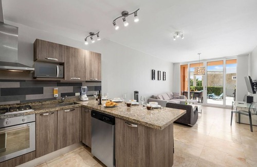 Boegoeroei Condo | Ground Level Condo 2BR 2BA w/Pool Access & Gym