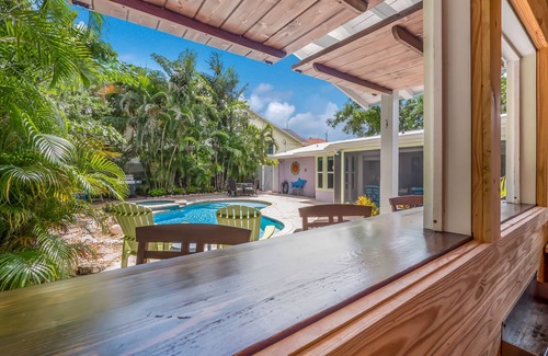 Holmes Beach House | Ground level home with pool, spa and lanai! - Coastal Breeze