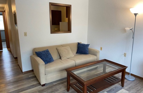 Blue Earth Apartment | Ground level near parks and hospital