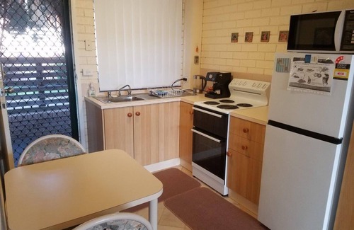 Dalmeny Apartment | Ground level studio in Dalmeny Shores