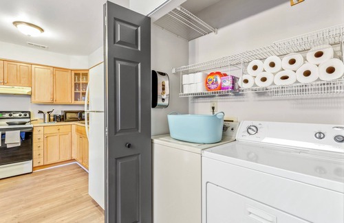 Chapel Hill Apartment | Ground Level UNC 2BR 2BA w/Pool - Pet Friendly