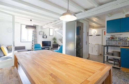 Savignac-Mona House | Group accommodation for 12 people, shower and Wc in each room
