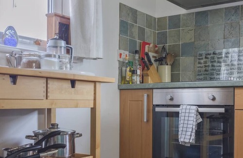 Horncastle House | Group Accommodation for 18, Bainvalley Cottages