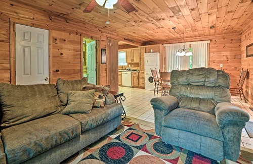 Springville Cabin | Group-Friendly Cabin on Kentucky Lake!