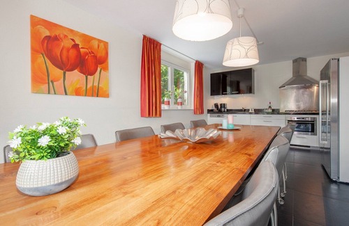 Arcen Villa | Group Getaway in Arcen