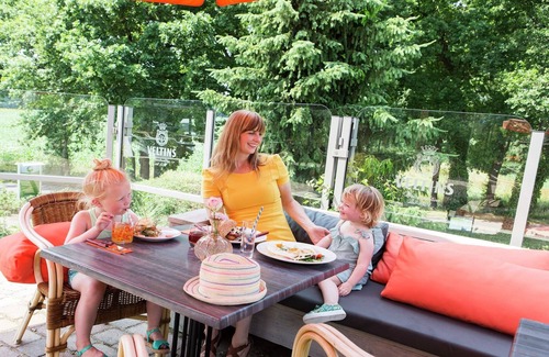 Arcen Villa | Group Getaway in Arcen