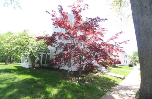 Pennington House | Group getaway mansion in the heart of Pennington