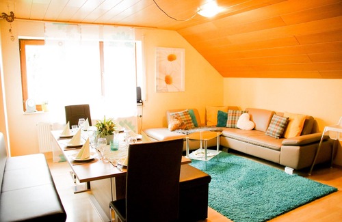 Hayingen Apartment | Group holiday apartment "Dorfglück", 180sqm, garden, balcony, 3 bedrooms, 1 multi-bed room, max. 13 people