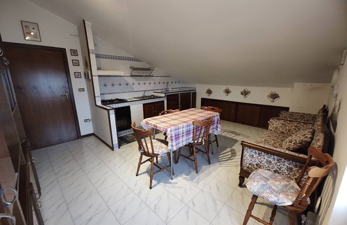 Massa d'Albe House | Group home. Beautiful panorama. Close to local tourist attractions.