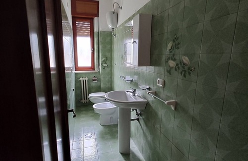 Massa d'Albe House | Group home. Beautiful panorama. Close to local tourist attractions.