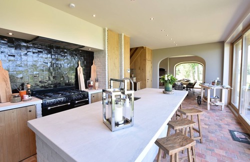 Sint-Jacobskapelle House | Group Home in Diksmuide with Garden