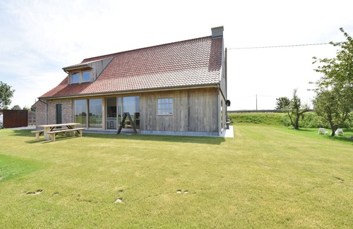 Sint-Jacobskapelle House | Group Home in Diksmuide with Garden