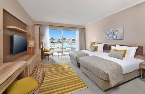 Soma Bay Hotel | Group Stay in 4 Pool-View Rooms | Private Beach, Spa & Diving Spots Access