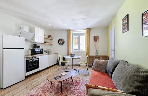 Aulnat Apartment | Group Stay - Immeuble 10 pers, Aulnat