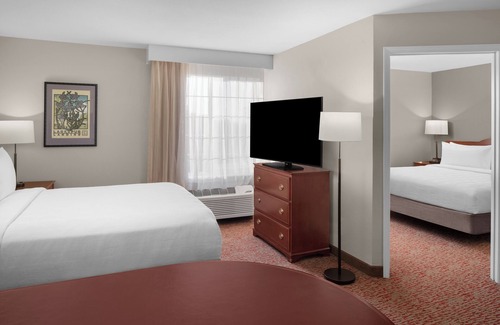 The East Side Hotel | Group Stay – 3 Suites w/Kitchen, Living Area & Daily Treats!