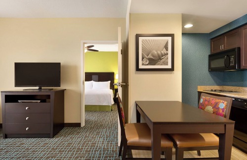 Biggar Hotel | Group Vacay! 2 Cozy Units w/Kitchen, Pool, Shuttle