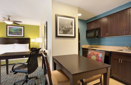 Biggar Hotel | Group Vacay! 2 Cozy Units w/Kitchen, Pool, Shuttle