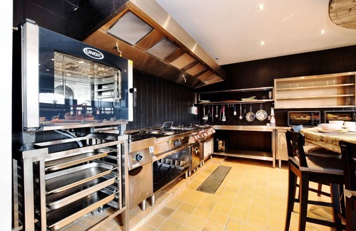 Sainte-Cecile House | Group Villa with Pool & Sauna