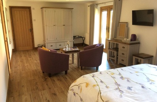 Harleston Bed & Breakfast | Grove Barn Bed and Breakfast