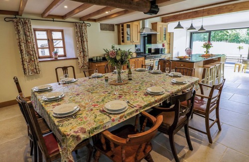 Wall-under-heywood Cottage | GROVE FARM, family friendly, with open fire in Church Stretton