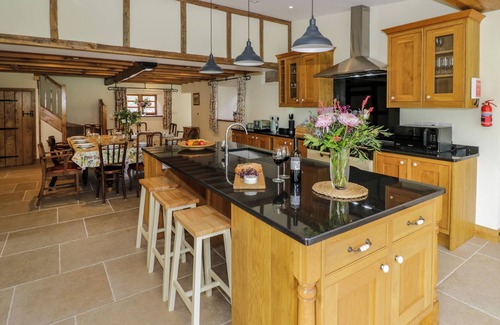 Wall-under-heywood Cottage | GROVE FARM, family friendly, with open fire in Church Stretton