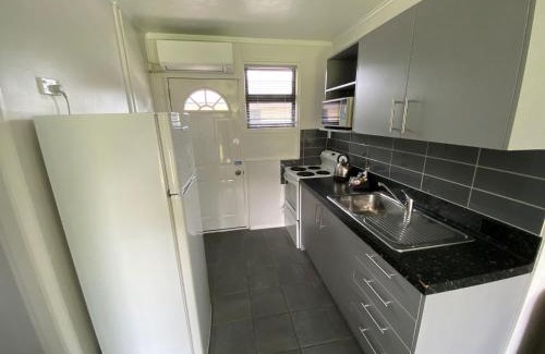 Blenheim Cabin | Grove Park Motor Lodge