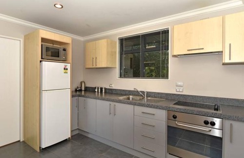 Blenheim Cabin | Grove Park Motor Lodge